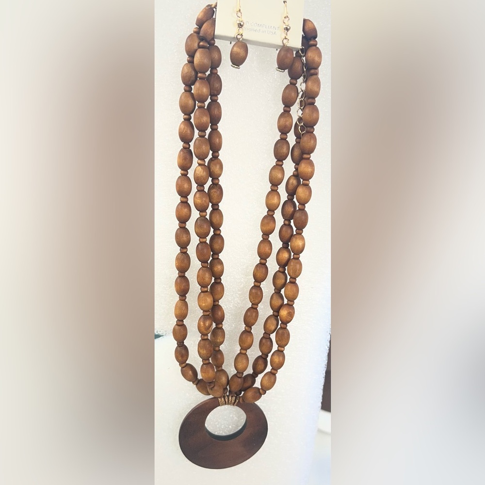 Elegant Wooden Bead Necklace